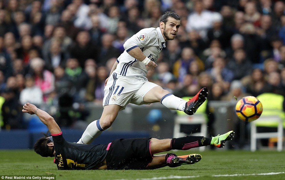 Hernan_Perez_is_perilous_to_stop_a_focused_looking_Bale