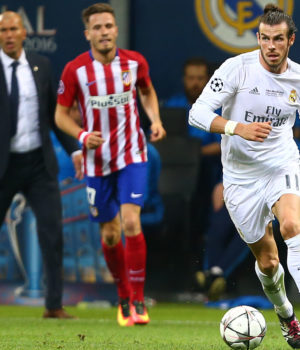 Bale-mit-Ball-am-Fuss-Atletico