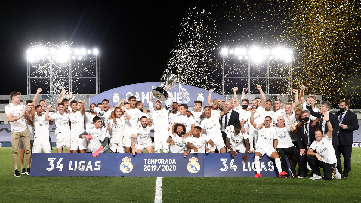 2020-07-16-Pokal-Gruppenbild.jpg CAMPEONES Real Madrid